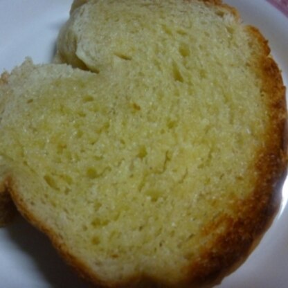 ＨＢで焼いたパンで作ってみました☆
にんにくチューブで出来るなんて手軽ですね♪
美味しく頂きましたぁ（＾＾）
